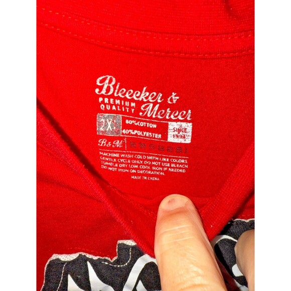 BLEEKER & MERCER MENS HEAVYWEIGHT RED TSHIRT GRAFFITI DESIGN USED - Picture 3 of 12